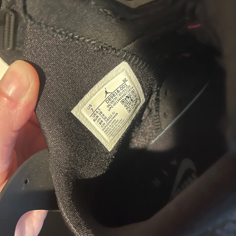 Nike Air Jordan 6 Retro “Chinese New Year” (2018 Release) - Picture 3 of 10